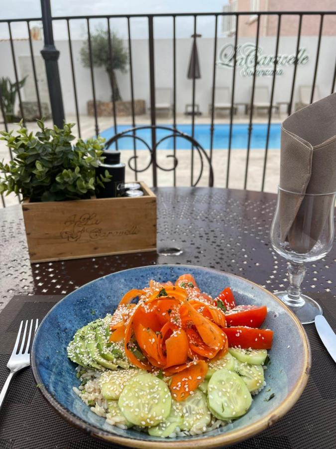 Hotel Restaurant La Caravelle Sari-Solenzara Exteriör bild